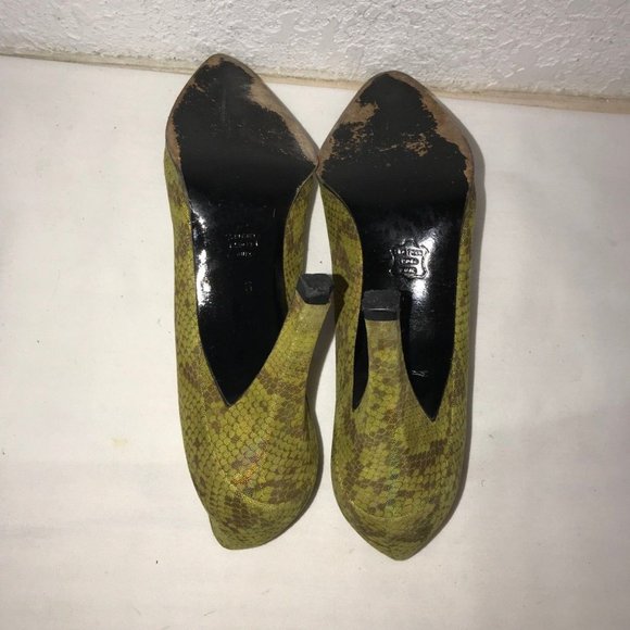 green leather charles jourdan heels - Picture 4 of 4